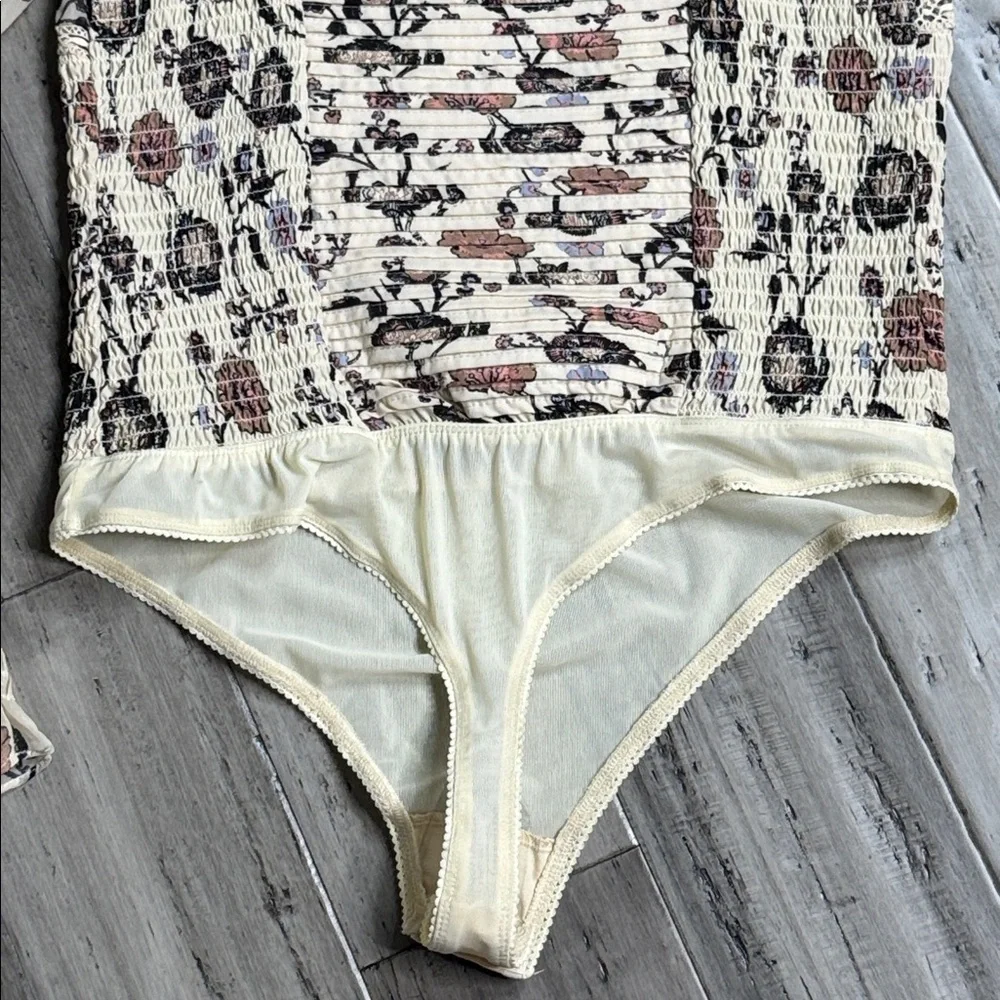 FREE PEOPLE BRUNCH DATE BODYSUIT IVORY FLORAL PUFF SLEEVE SMOCKED CORSET TOP NWT - Picture 9 of 12